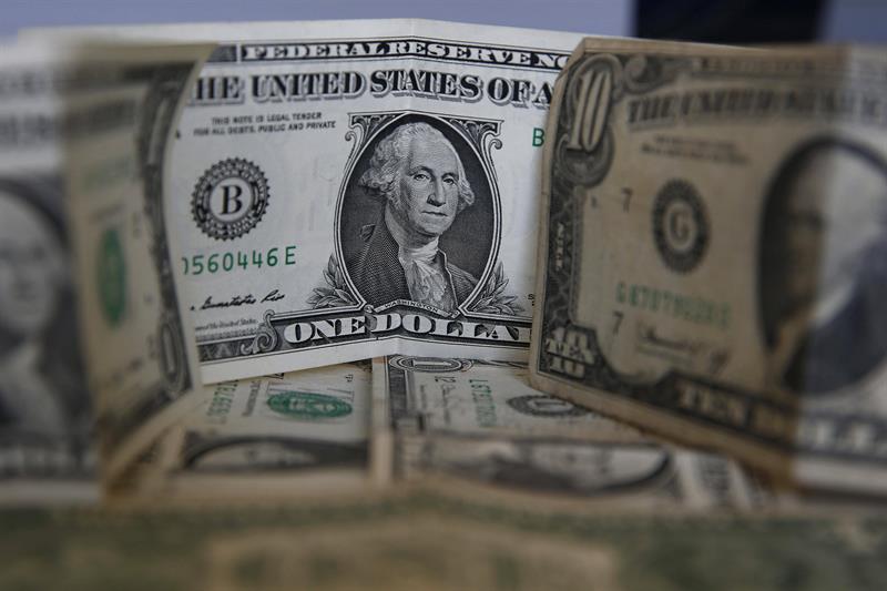  Der Dollar steigt gegenÃ¼ber dem Euro und endet gemischt mit anderen WÃ¤hrungen
