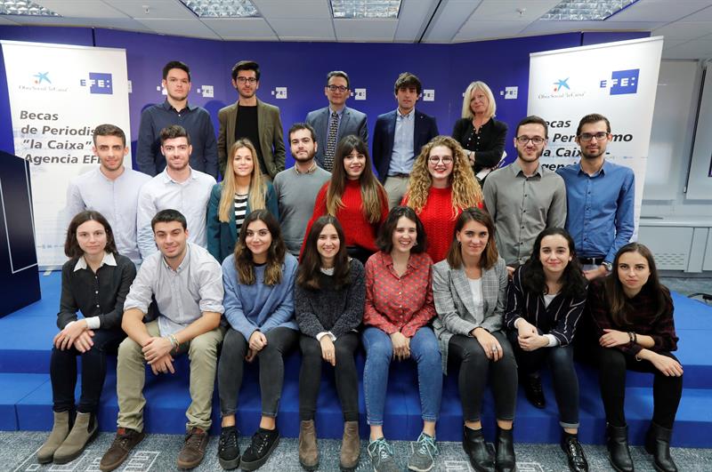  Studenten des Journalismus beginnen mit den Stipendien Caixa-Agencia EFE zu bilden