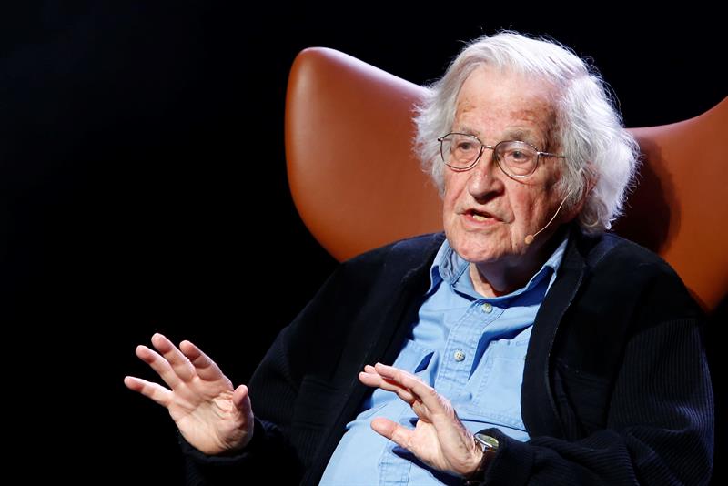  Chomsky versichert, dass es gegenwÃ¤rtig grÃ¶ÃŸere Bedrohungen gibt als im Kalten Krieg